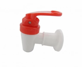 Снимка на 202FR27 Канелка пластмасова топла вода